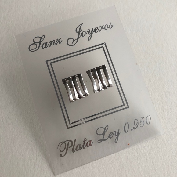 Sterling silver square minimal post earrings - Picture 10 of 11